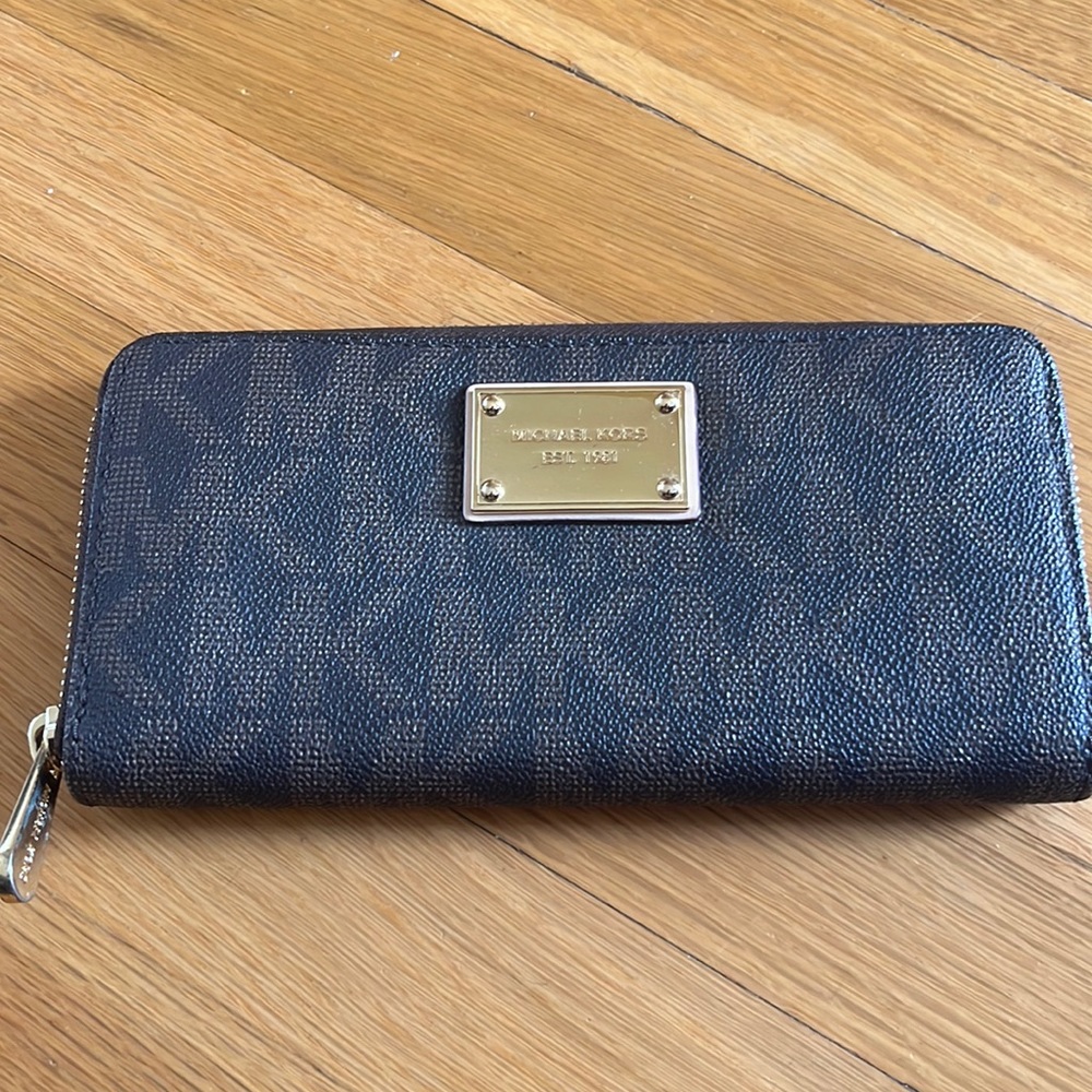 Michael Kors wallet